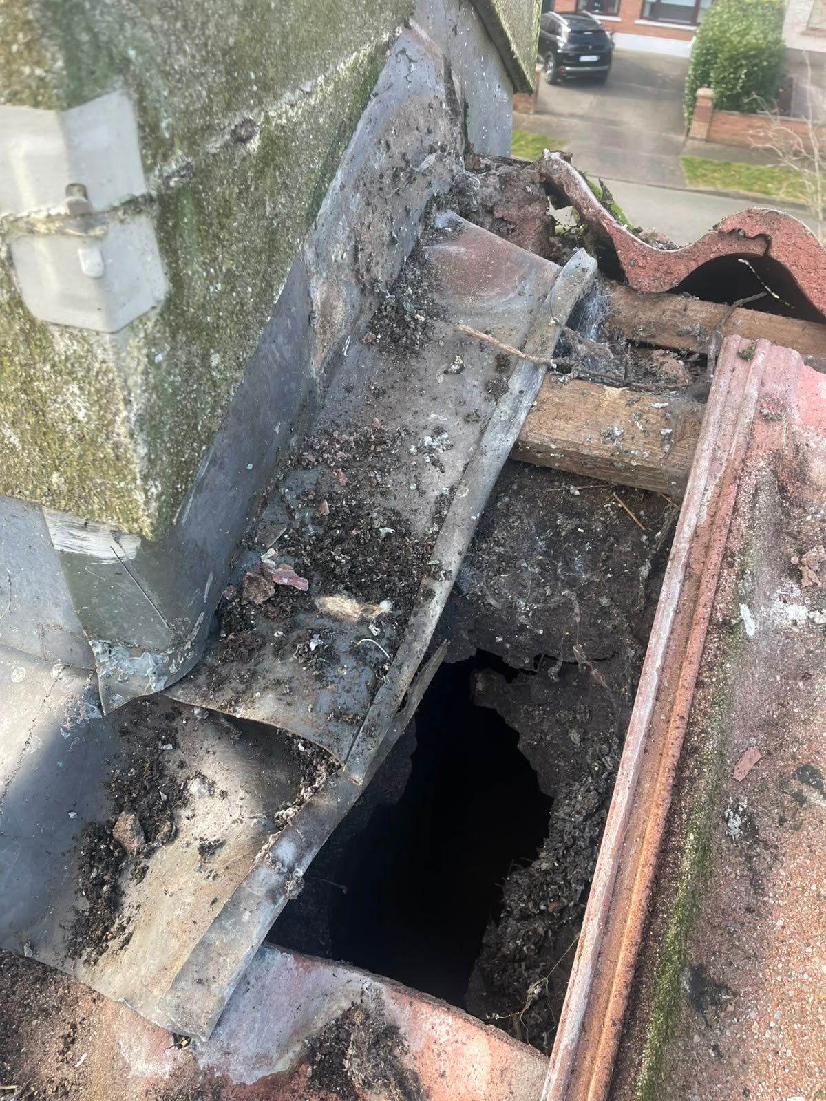 Emergency roof repair in roof of worn away felt and poor lead flashing caused a big leak for this home owner in Meath